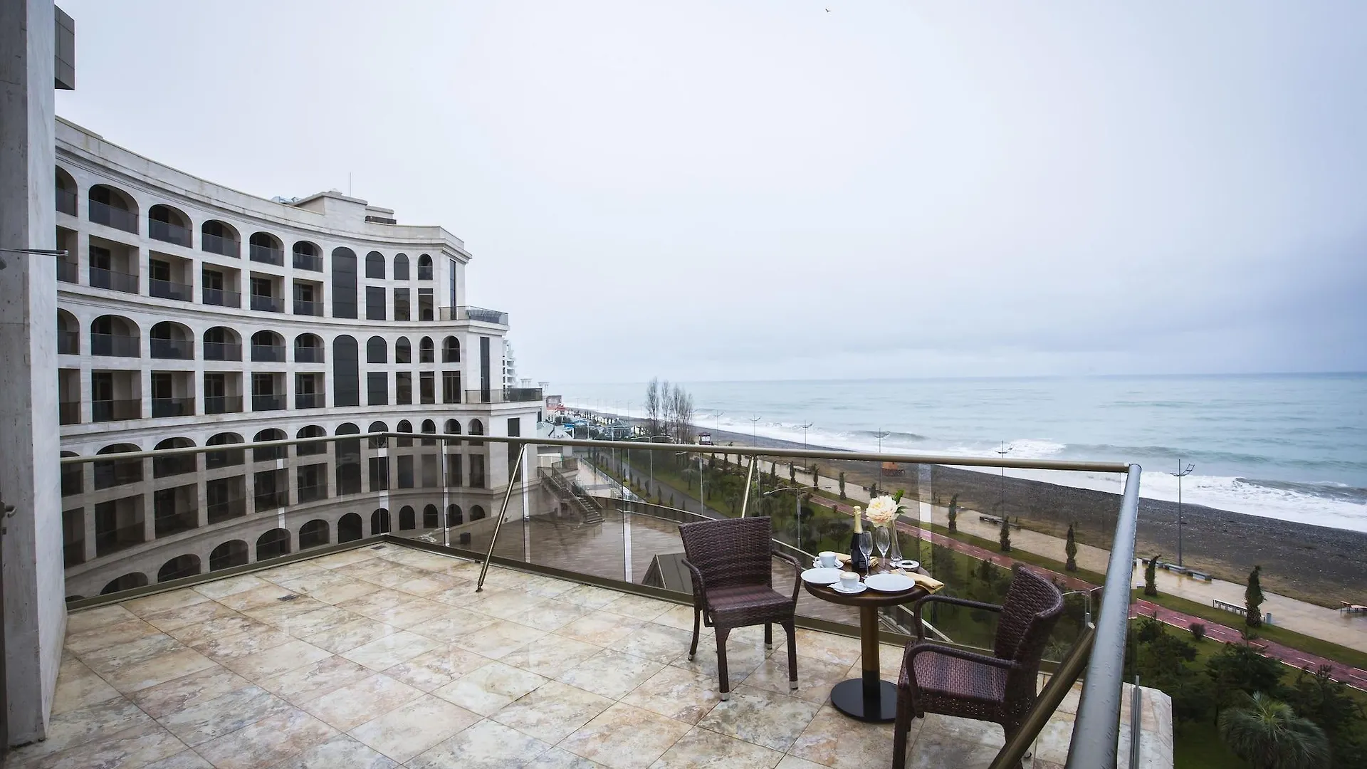 Colosseum Marina Hotel Batumi