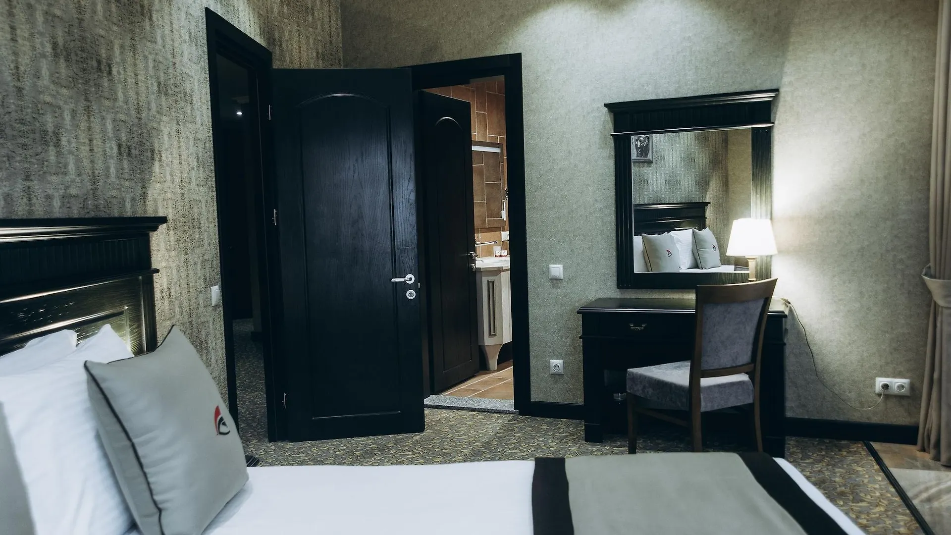 Colosseum Marina Hotel Batumi