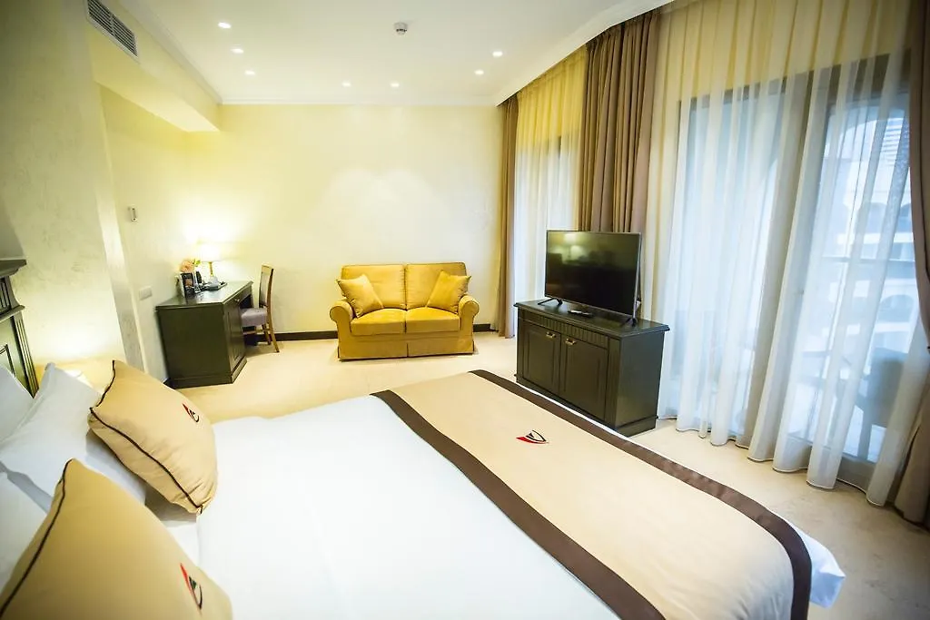 Colosseum Marina Hotel Batumi 5*,
