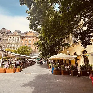 Merry Aparthotel Budapest